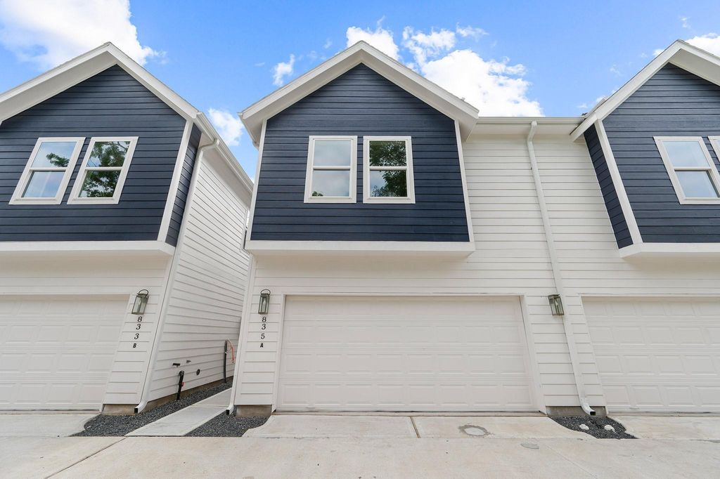 835 Paul Quinn Street B, Houston, TX 77091