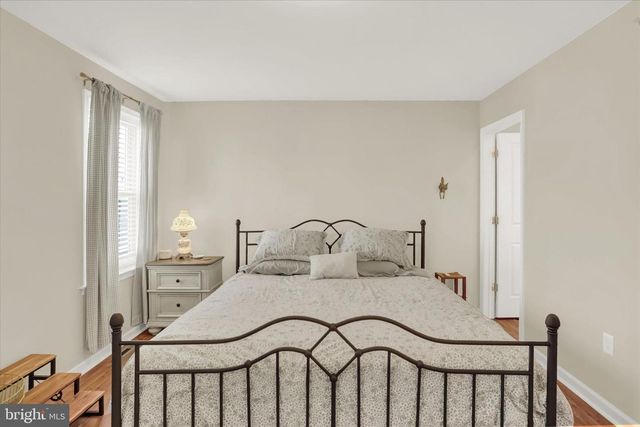 6307 FORGE LN, Harrisburg, PA 17111