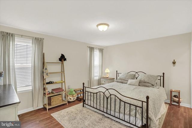 6307 FORGE LN, Harrisburg, PA 17111