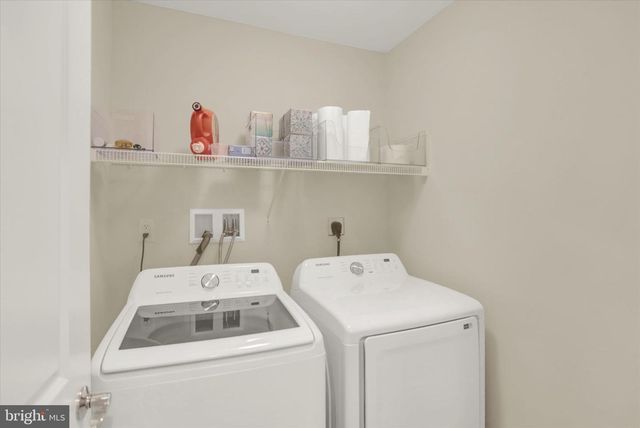 6307 FORGE LN, Harrisburg, PA 17111