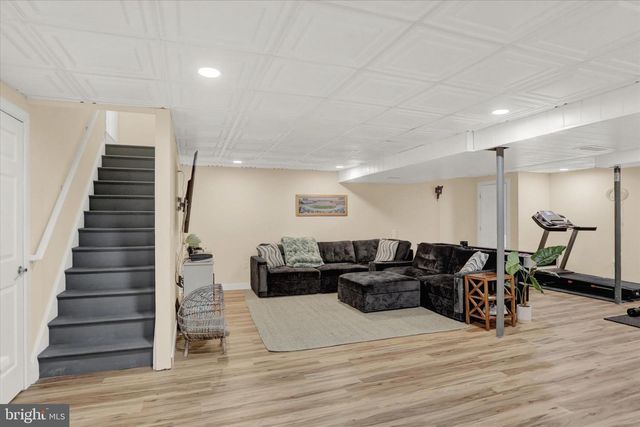 6307 FORGE LN, Harrisburg, PA 17111