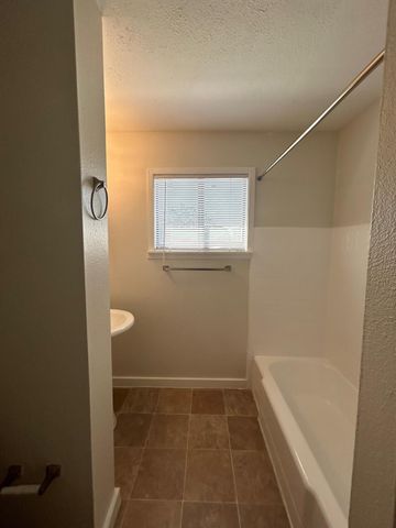 3629 N Macgregor Way 11, Houston, TX 77004