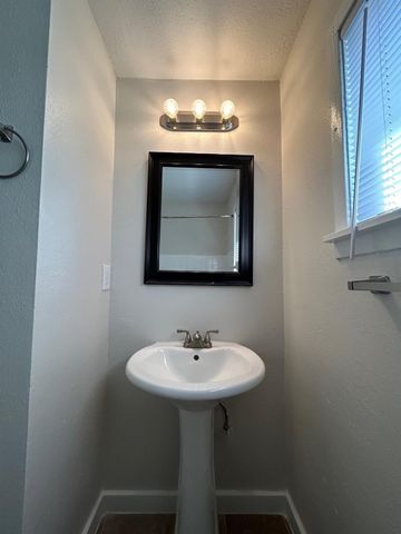 3629 N Macgregor Way 11, Houston, TX 77004