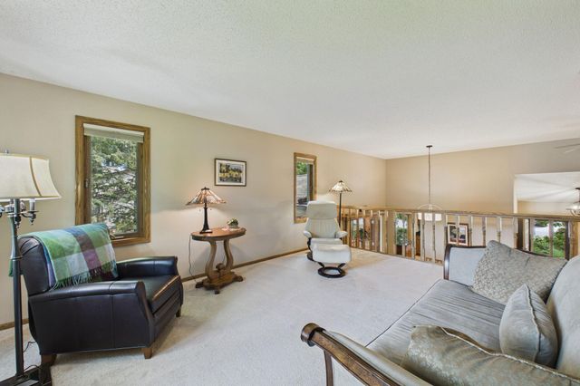 3025 Thunder Bay Road, Little Canada, MN 55117