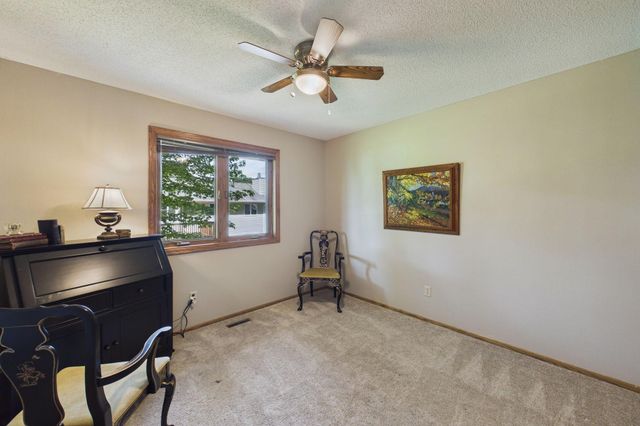 3025 Thunder Bay Road, Little Canada, MN 55117
