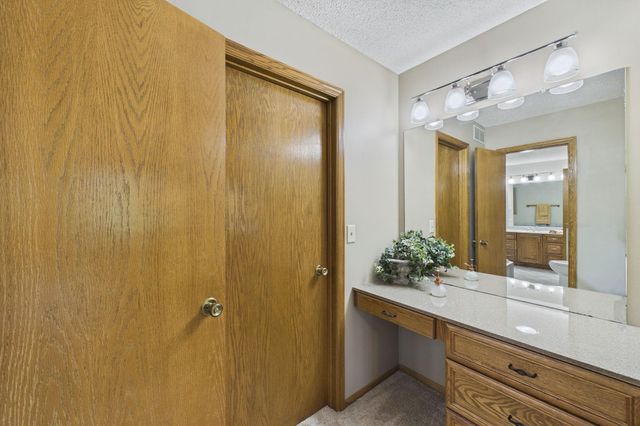 3025 Thunder Bay Road, Little Canada, MN 55117