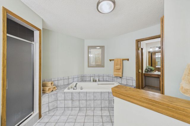 3025 Thunder Bay Road, Little Canada, MN 55117