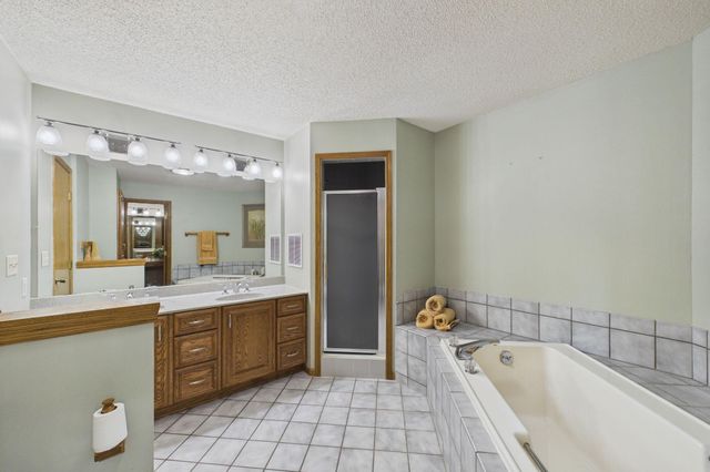 3025 Thunder Bay Road, Little Canada, MN 55117