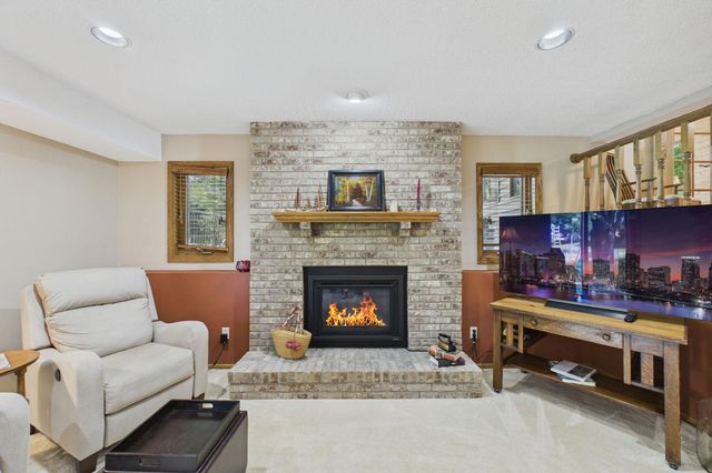3025 Thunder Bay Road, Little Canada, MN 55117