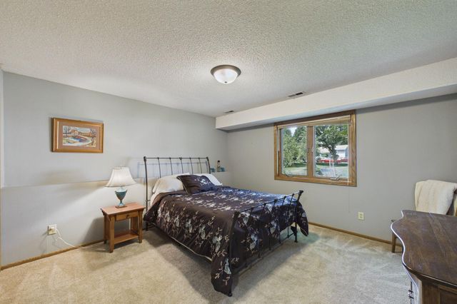 3025 Thunder Bay Road, Little Canada, MN 55117