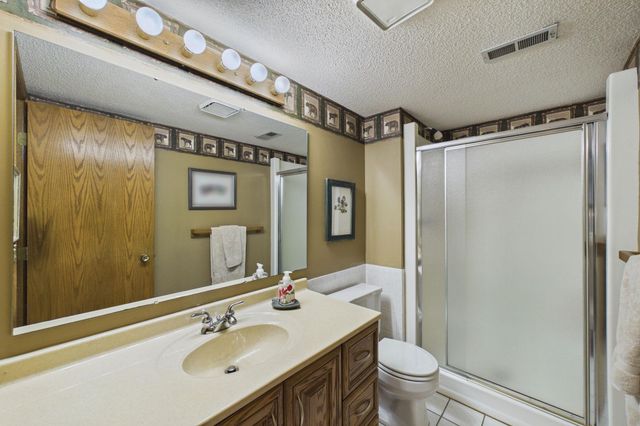 3025 Thunder Bay Road, Little Canada, MN 55117
