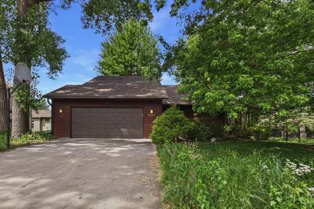 3025 Thunder Bay Road, Little Canada, MN 55117
