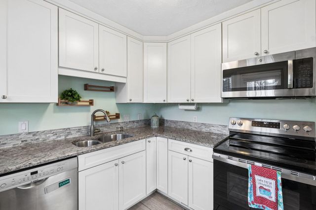 1072 Carlisle Avenue, Columbus, OH 43224