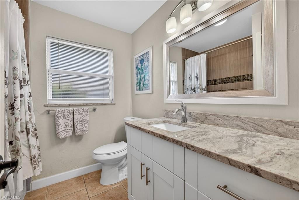 Image 14 of property listing at 708 El Dorado PKWY E, Cape Coral, FL 33904