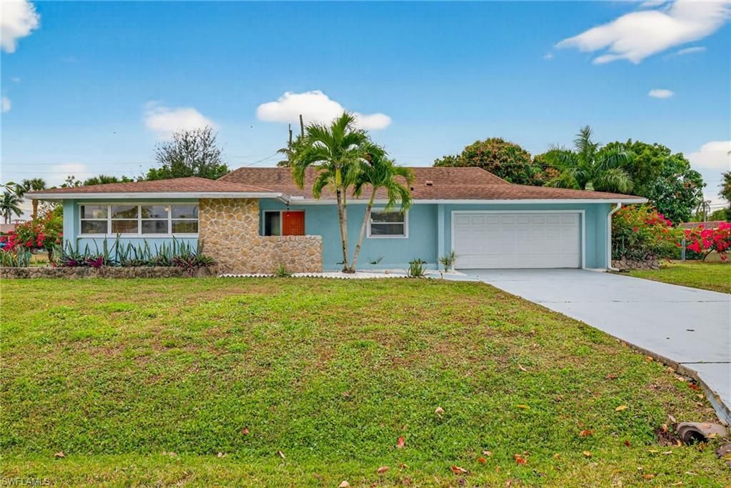 Image 16 of property listing at 708 El Dorado PKWY E, Cape Coral, FL 33904