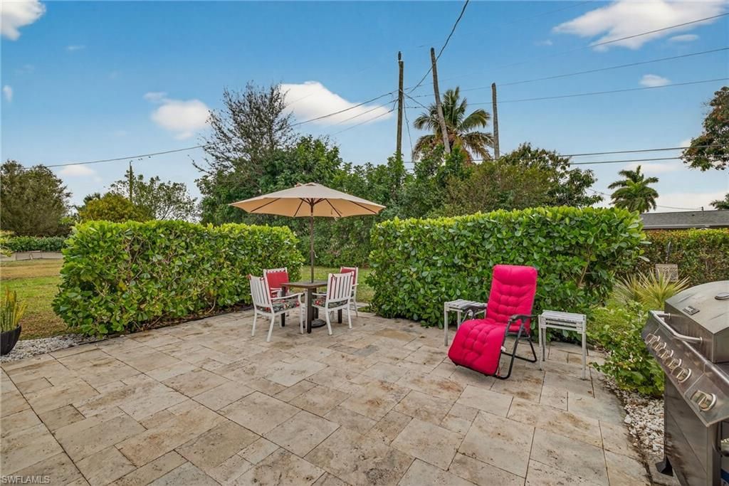 Image 18 of property listing at 708 El Dorado PKWY E, Cape Coral, FL 33904