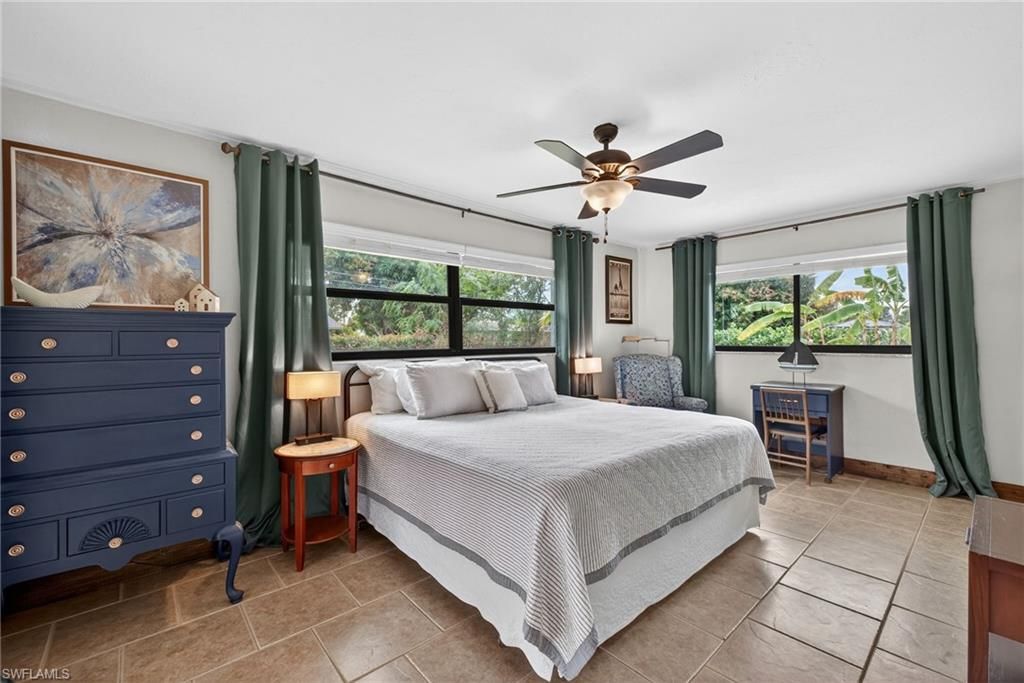 Image 8 of property listing at 708 El Dorado PKWY E, Cape Coral, FL 33904