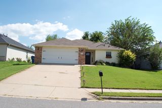 2503 SW 10th Street, Bentonville, AR 72712