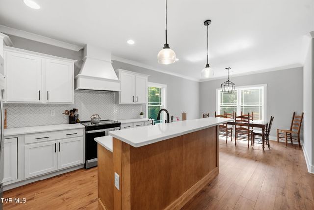 321 Azure Landing, Jonesborough, TN 37659