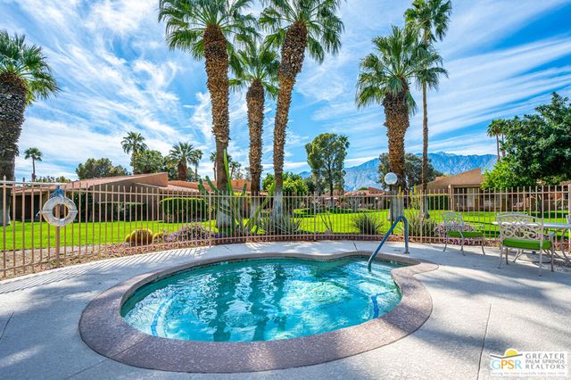 2563 N Whitewater Club Drive A, Palm Springs, CA 92262