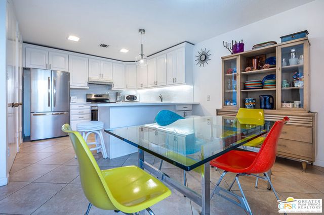 2563 N Whitewater Club Drive A, Palm Springs, CA 92262