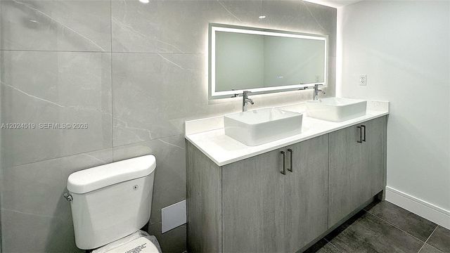 2780 NE 183rd St 701, Aventura, FL 33160