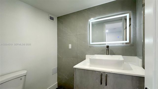 2780 NE 183rd St 701, Aventura, FL 33160