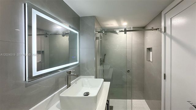 2780 NE 183rd St 701, Aventura, FL 33160