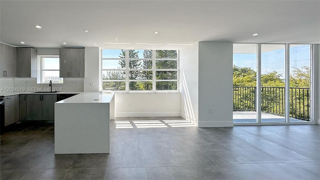 2780 NE 183rd St 701, Aventura, FL 33160