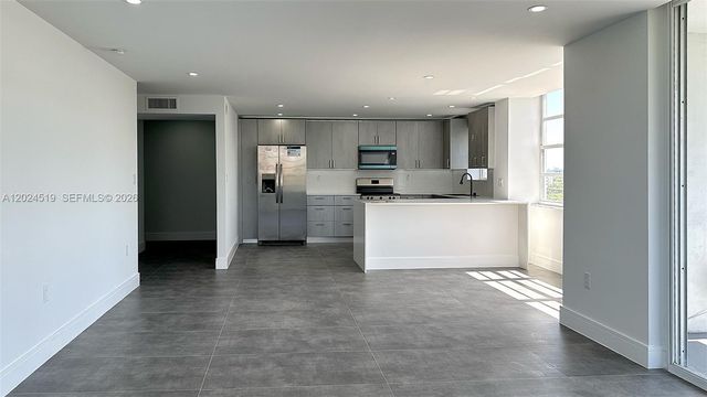 2780 NE 183rd St 701, Aventura, FL 33160