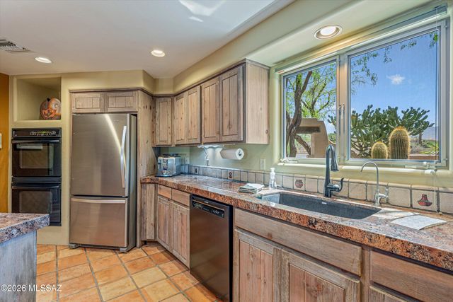 10785 N Rocky Slope Place N, Tucson, AZ 85737