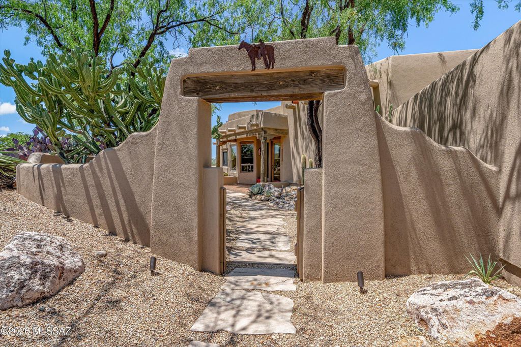 10785 N Rocky Slope Place N, Tucson, AZ 85737