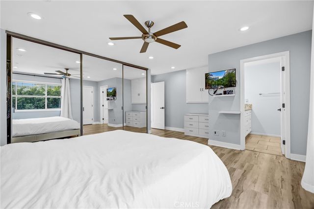 18550 Hatteras 44, Tarzana, CA 91356