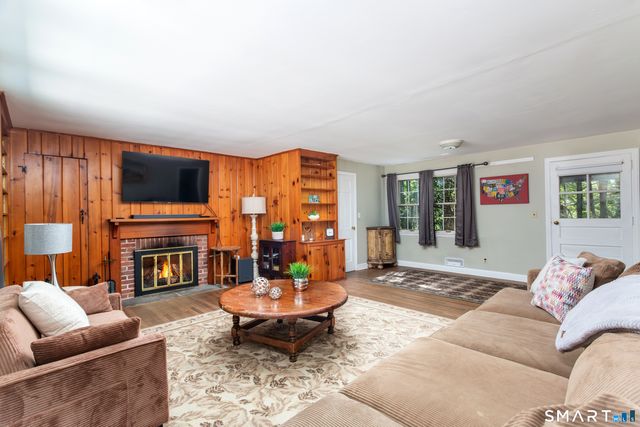 829 Scofieldtown Road, Stamford, CT 06903