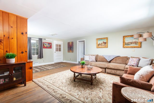 829 Scofieldtown Road, Stamford, CT 06903