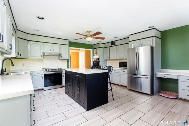 829 Scofieldtown Road, Stamford, CT 06903