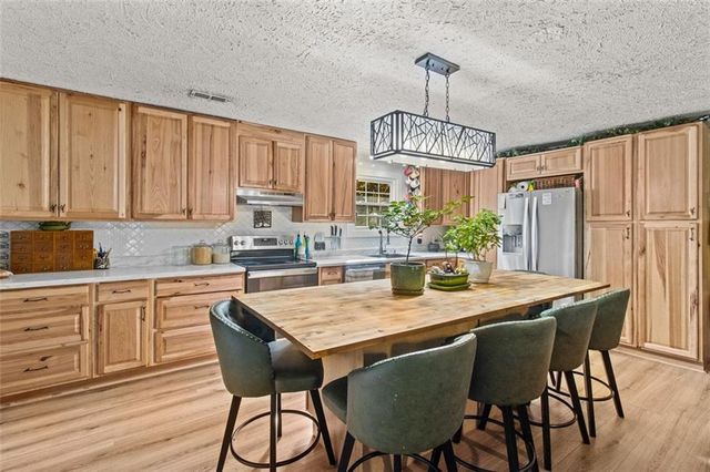 500 MOTLEY Drive, La Fayette, GA 30728