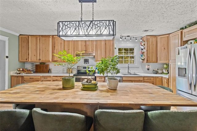 500 MOTLEY Drive, La Fayette, GA 30728