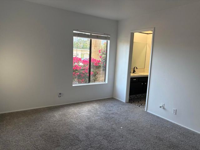 1411 N Sunrise Way 7, Palm Springs, CA 92262