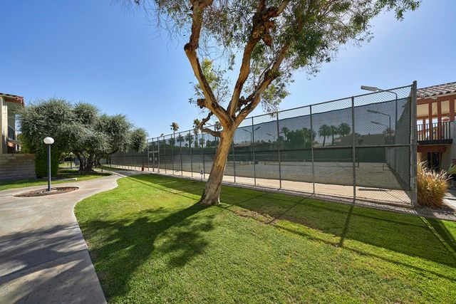 1411 N Sunrise Way 7, Palm Springs, CA 92262