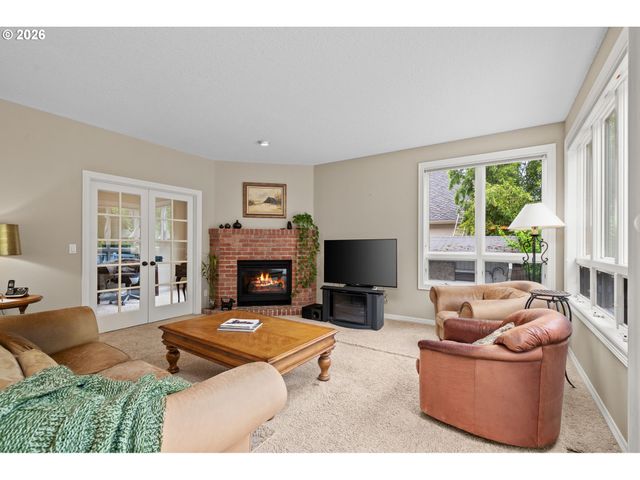 3420 BARRINGTON Dr, West Linn, OR 97068