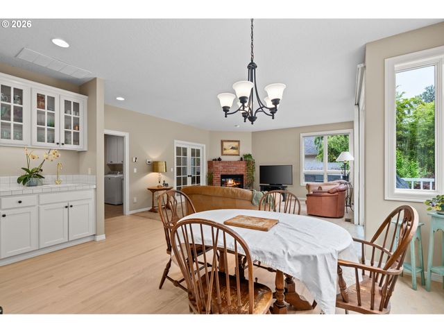 3420 BARRINGTON Dr, West Linn, OR 97068