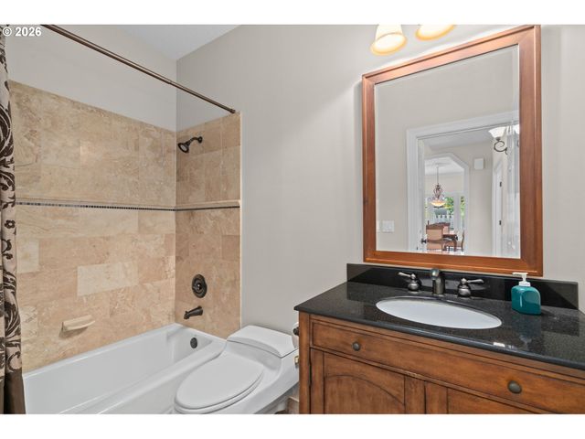 3420 BARRINGTON Dr, West Linn, OR 97068