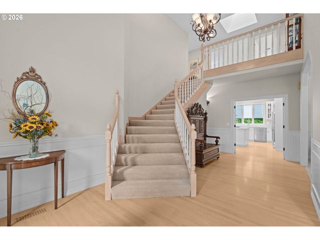 3420 BARRINGTON Dr, West Linn, OR 97068