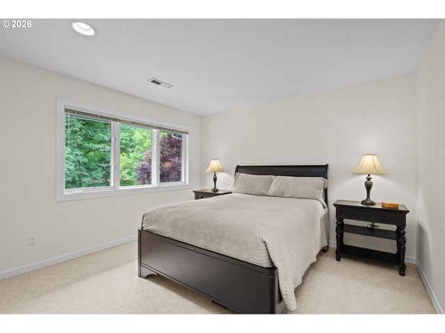 3420 BARRINGTON Dr, West Linn, OR 97068