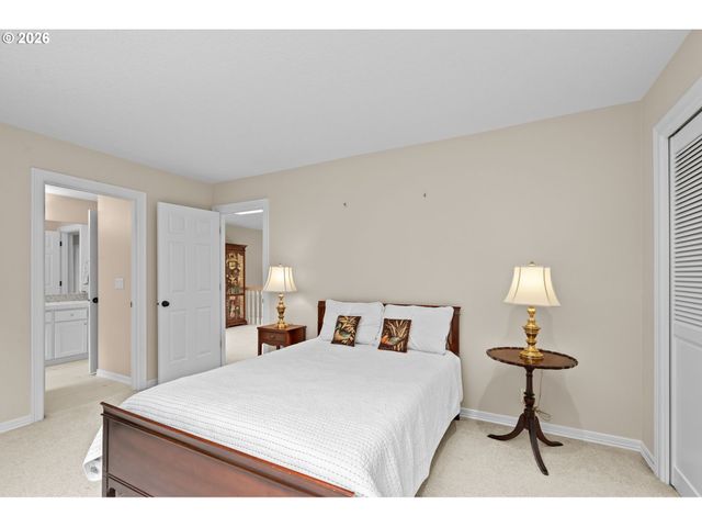 3420 BARRINGTON Dr, West Linn, OR 97068