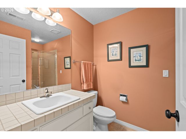 3420 BARRINGTON Dr, West Linn, OR 97068