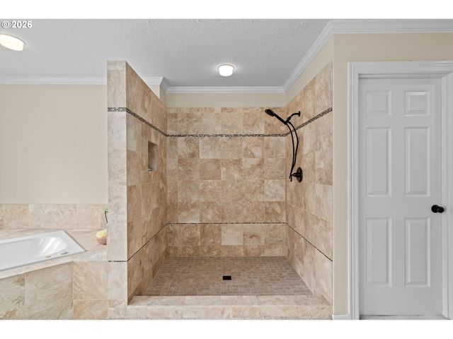 3420 BARRINGTON Dr, West Linn, OR 97068