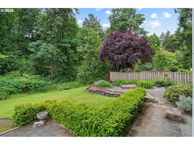 3420 BARRINGTON Dr, West Linn, OR 97068