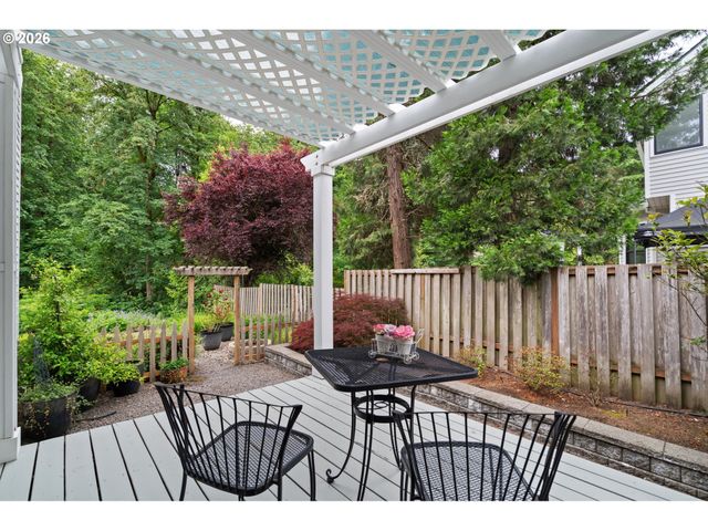 3420 BARRINGTON Dr, West Linn, OR 97068
